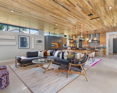 1175 San Bernard St - Photo Thumbnail 35