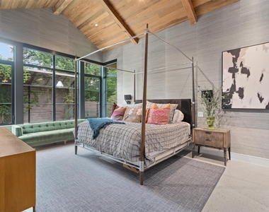 1175 San Bernard St - Photo Thumbnail 13