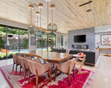 1175 San Bernard St - Photo Thumbnail 7
