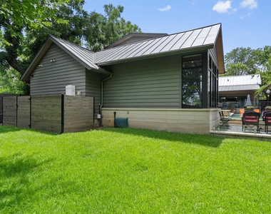 1175 San Bernard St - Photo Thumbnail 29