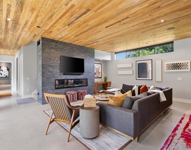 1175 San Bernard St - Photo Thumbnail 9