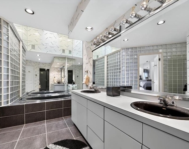 203 Sunshine Lakes Drive - Photo Thumbnail 15