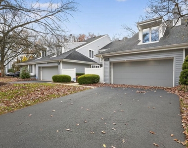 203 Sunshine Lakes Drive - Photo Thumbnail 1