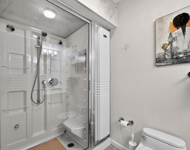 203 Sunshine Lakes Drive - Photo Thumbnail 17