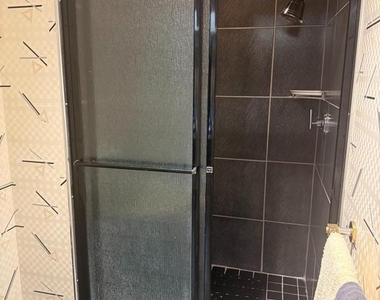 203 Sunshine Lakes Drive - Photo Thumbnail 3