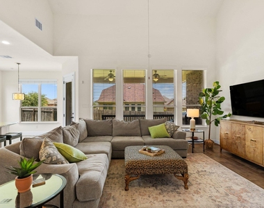 1113 Hartman Dr - Photo Thumbnail 10