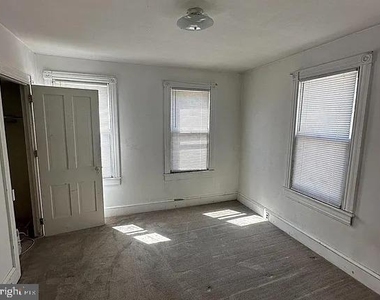 306 W Main Street W - Photo Thumbnail 3