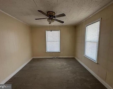 306 W Main Street W - Photo Thumbnail 4