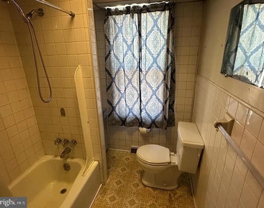 306 W Main Street W - Photo Thumbnail 9