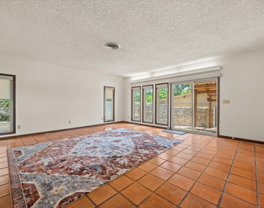 6501 Mesa Dr - Photo Thumbnail 16