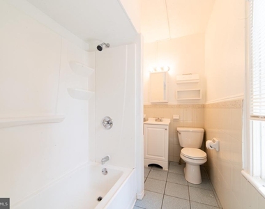 920 Cinnaminson Avenue - Photo Thumbnail 5