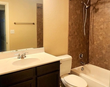 705 Wiltshire Dr - Photo Thumbnail 10