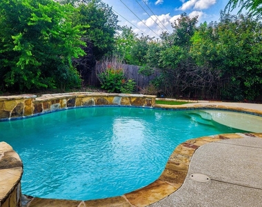 705 Wiltshire Dr - Photo Thumbnail 14