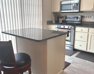 2802 Gramercy Way - Photo Thumbnail 28