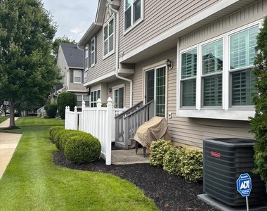 2802 Gramercy Way - Photo Thumbnail 1