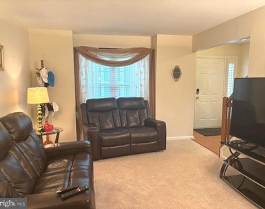 2802 Gramercy Way - Photo Thumbnail 6