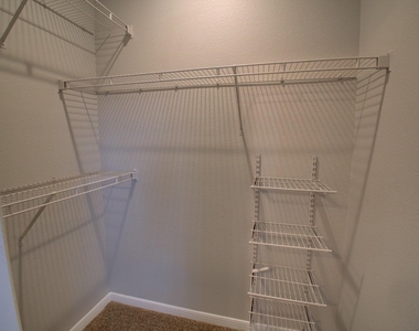 2320 Gracy Farms Ln - Photo Thumbnail 15