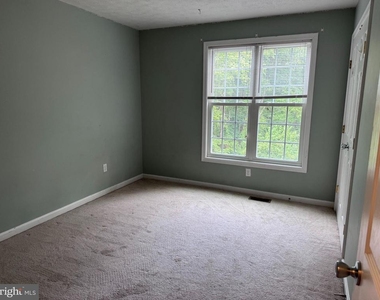 23047 Gunston Drive - Photo Thumbnail 12