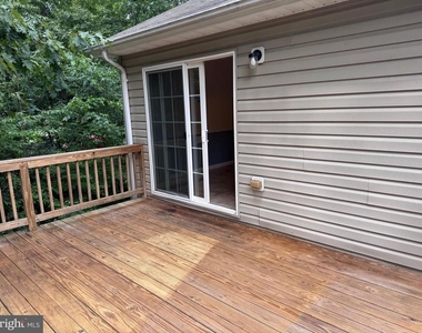 23047 Gunston Drive - Photo Thumbnail 5