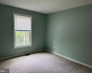 23047 Gunston Drive - Photo Thumbnail 17