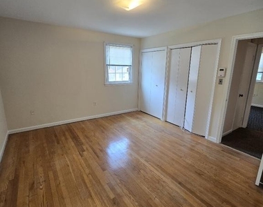 11710 North Marlton Avenue - Photo Thumbnail 23