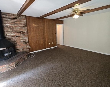 11710 North Marlton Avenue - Photo Thumbnail 16