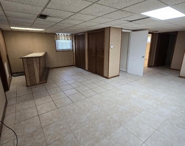 11710 North Marlton Avenue - Photo Thumbnail 35