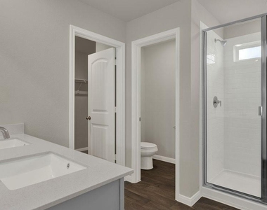 325 Darwin Pl - Photo Thumbnail 8