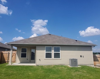 325 Darwin Pl - Photo Thumbnail 16