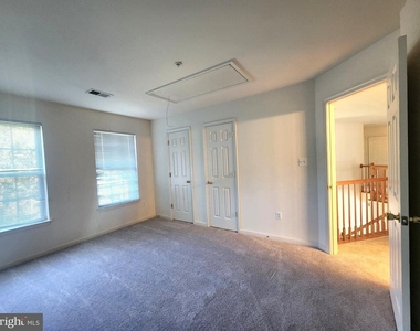 406 Clairborne Street - Photo Thumbnail 28