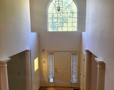 406 Clairborne Street - Photo Thumbnail 1