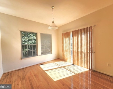 406 Clairborne Street - Photo Thumbnail 8