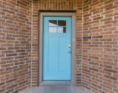 7121 Ranchito Dr - Photo Thumbnail 2