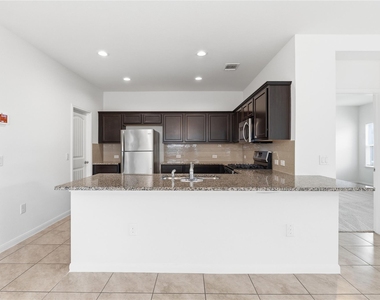 7121 Ranchito Dr - Photo Thumbnail 12