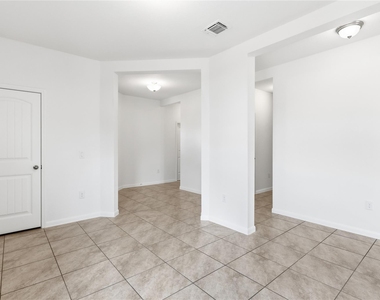 7121 Ranchito Dr - Photo Thumbnail 4