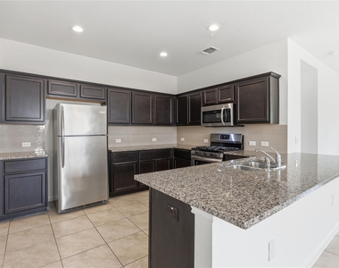 7121 Ranchito Dr - Photo Thumbnail 6