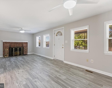 6903 Friendship Road - Photo Thumbnail 4