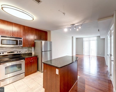 155 Potomac - Photo Thumbnail 7