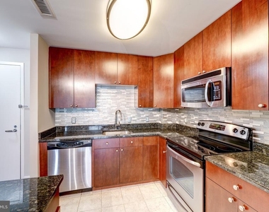 155 Potomac - Photo Thumbnail 6