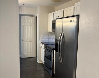 9704 Lake Pointe - Photo Thumbnail 3
