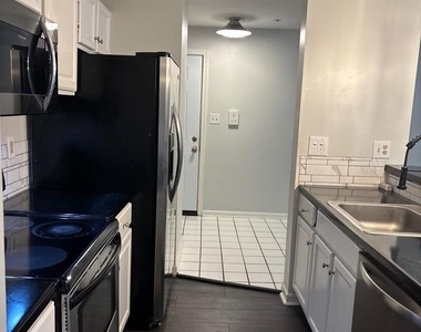9704 Lake Pointe - Photo Thumbnail 9