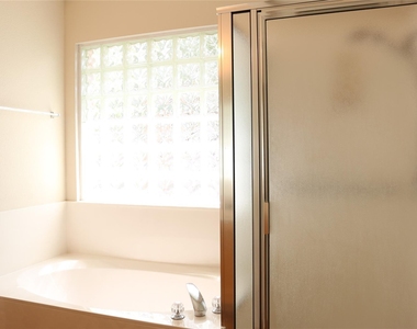 1811 W Pflugerville Pkwy - Photo Thumbnail 17