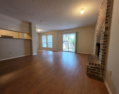 11900 Alpheus Ave - Photo Thumbnail 1