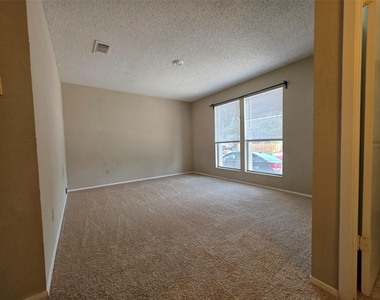 11900 Alpheus Ave - Photo Thumbnail 7