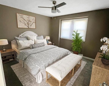 2607 Colebrooke - Photo Thumbnail 6