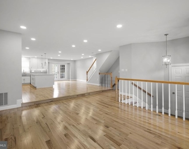 10 Loganwood Court - Photo Thumbnail 5