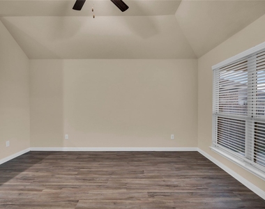 6407 Hercules Ave - Photo Thumbnail 5