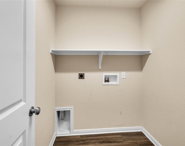 6407 Hercules Ave - Photo Thumbnail 21