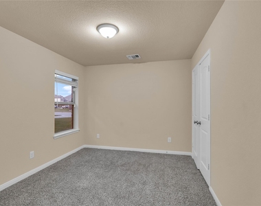 6407 Hercules Ave - Photo Thumbnail 10