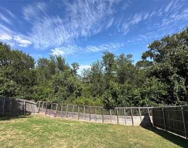 10005 Dalliance Ln - Photo Thumbnail 5